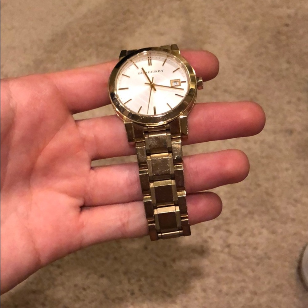 Burberry Gold Watch - 9103 - Picture 2 of 5